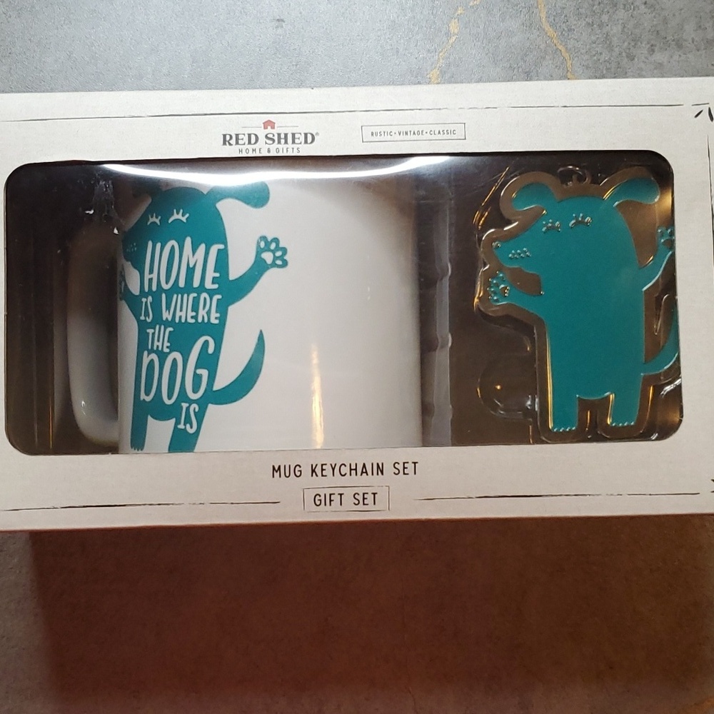 Red Shed Dog Coffee Mug & Keychain Set  NWT